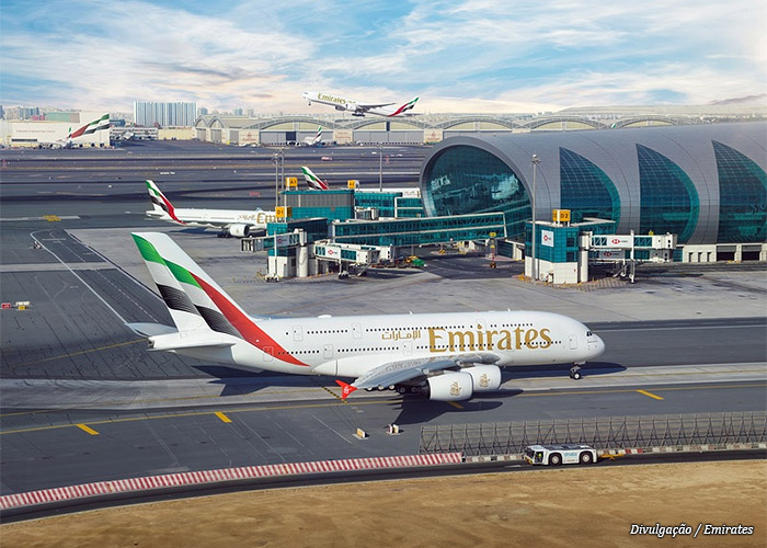 aviao-emirates-aeroporto