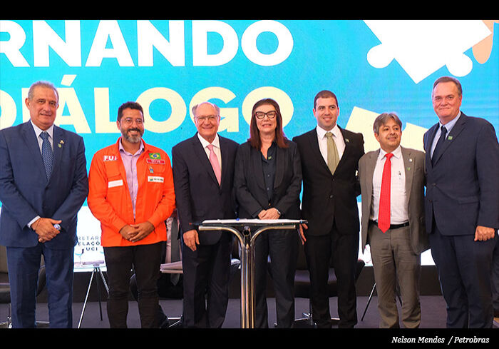 petrobras-assina-contratos