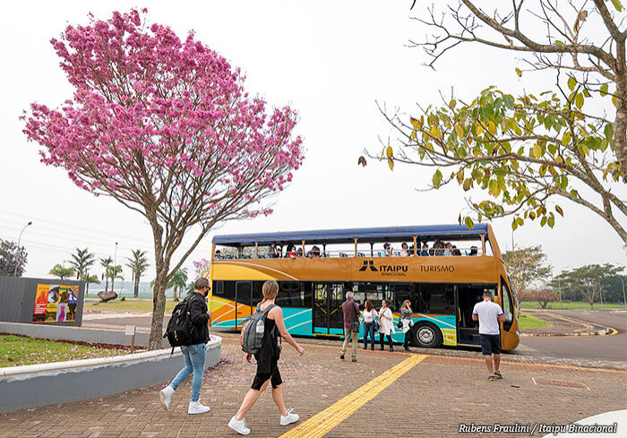 turistas-itaipu